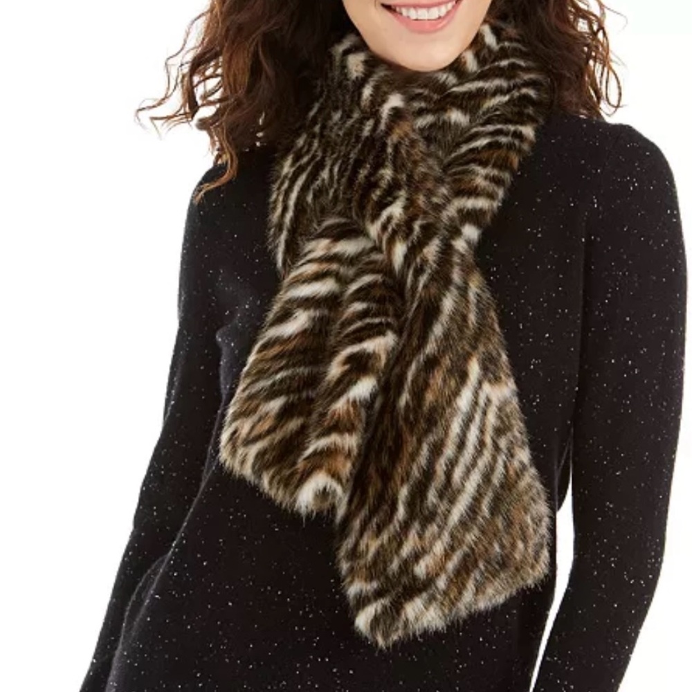 Michael Kors Stylish Faux Fur Animal Print Scarf